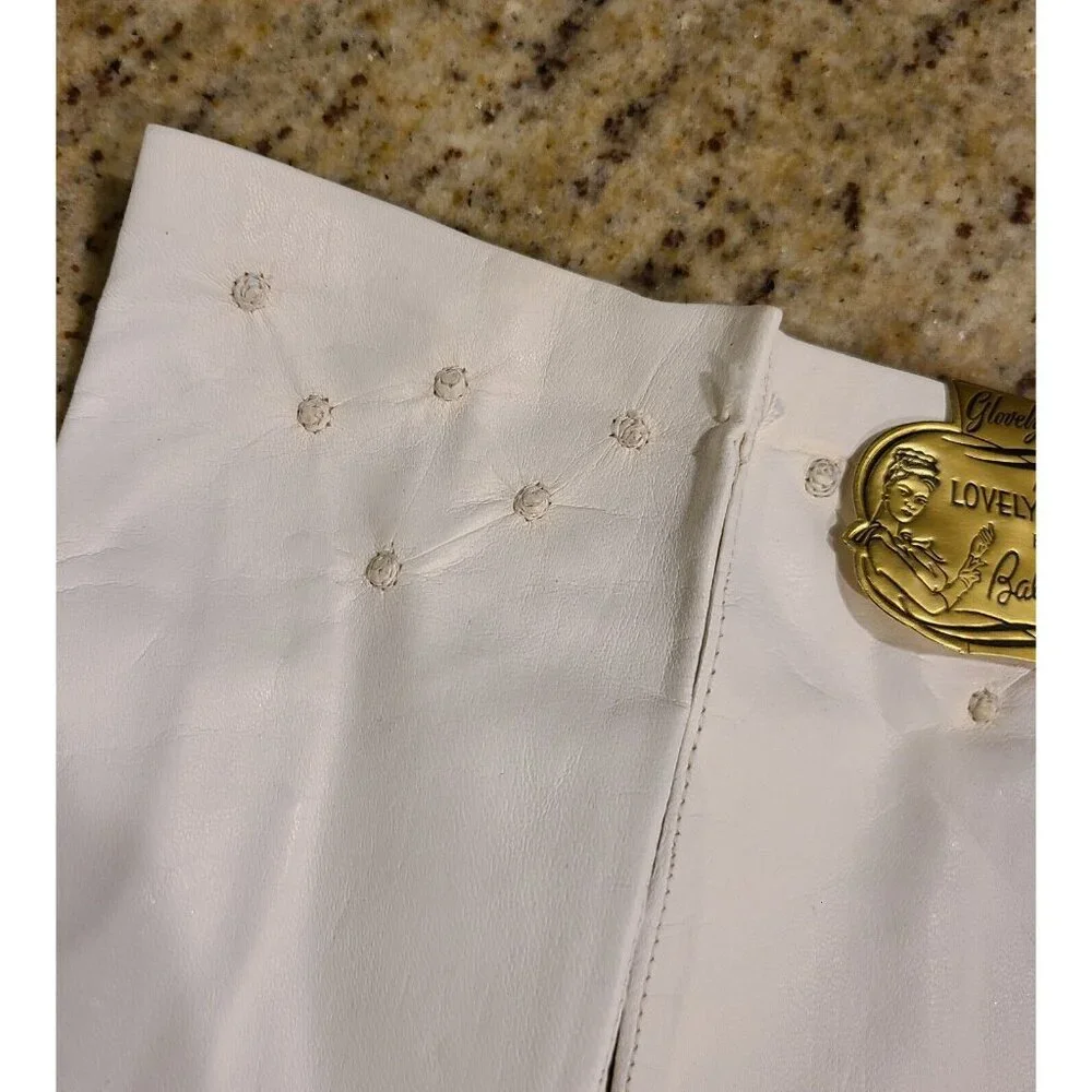 New! Vintage Size M 7 White Leather Formal 8.5
